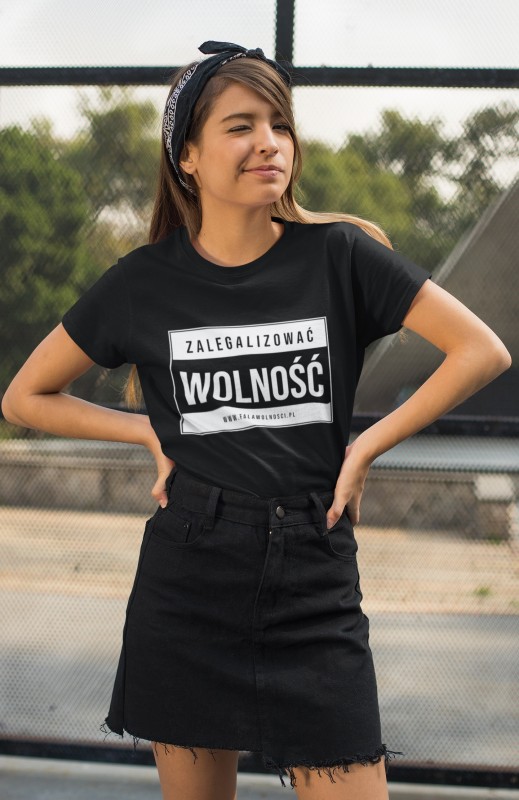 t-shirt-mockup-of-a-woman-with-a-headband-winking-at-the-casdadsamera-27332